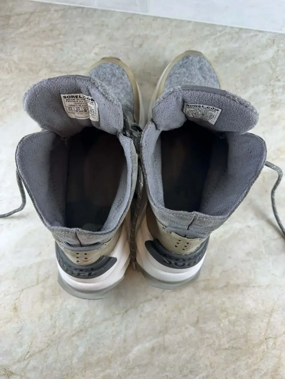 Sorel Kinetic Breakthru Caribou Waterproof Sneaker Boots Gray Women 8.5